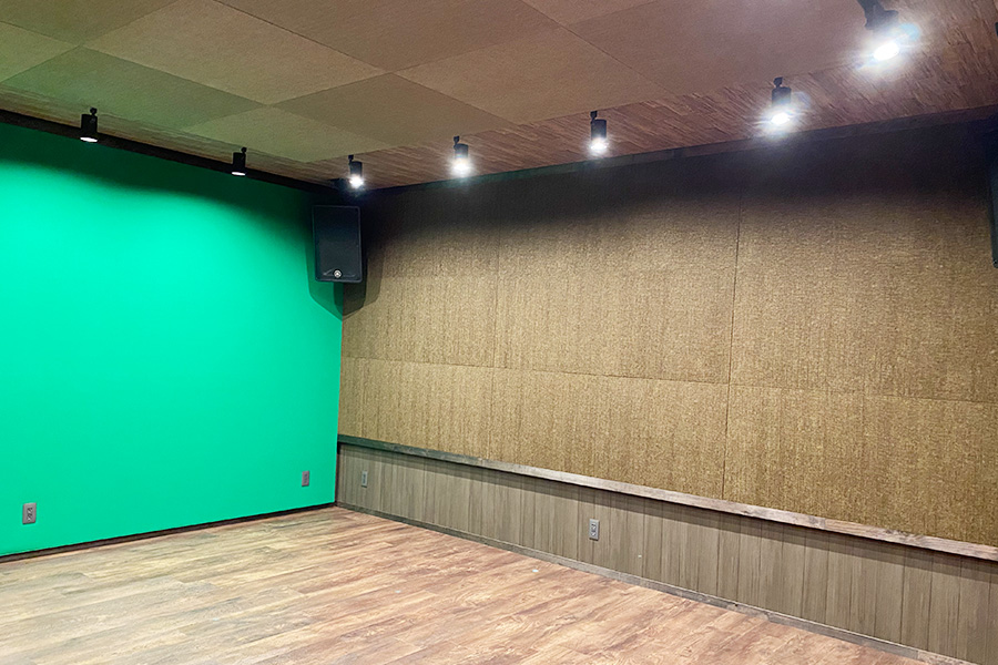 防音室スタジオ壁緑照明